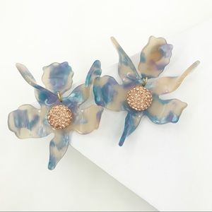 LLELE SADOUGHI | Crystal Lily Earrings Blue Torti